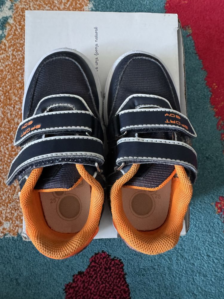 Дитячі кросівки Chicco