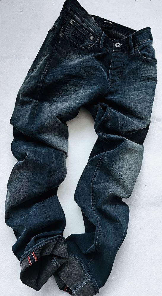 SuperDry spodnie jeansowe markowe granat czarne logowane