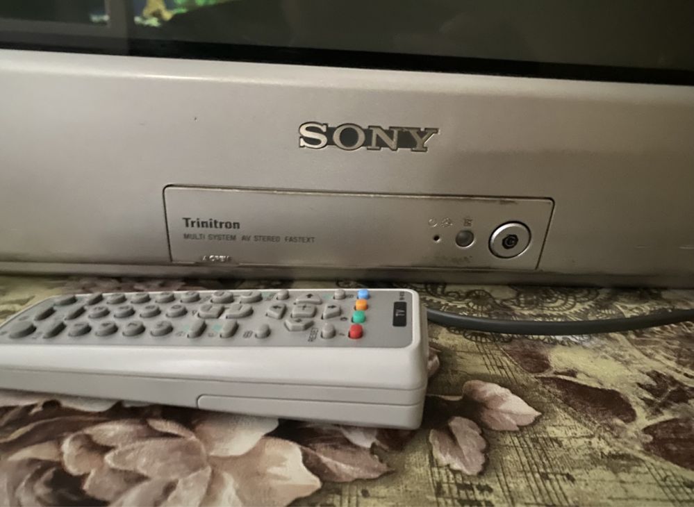 Телевізор Sony Trinitron в гарному стані