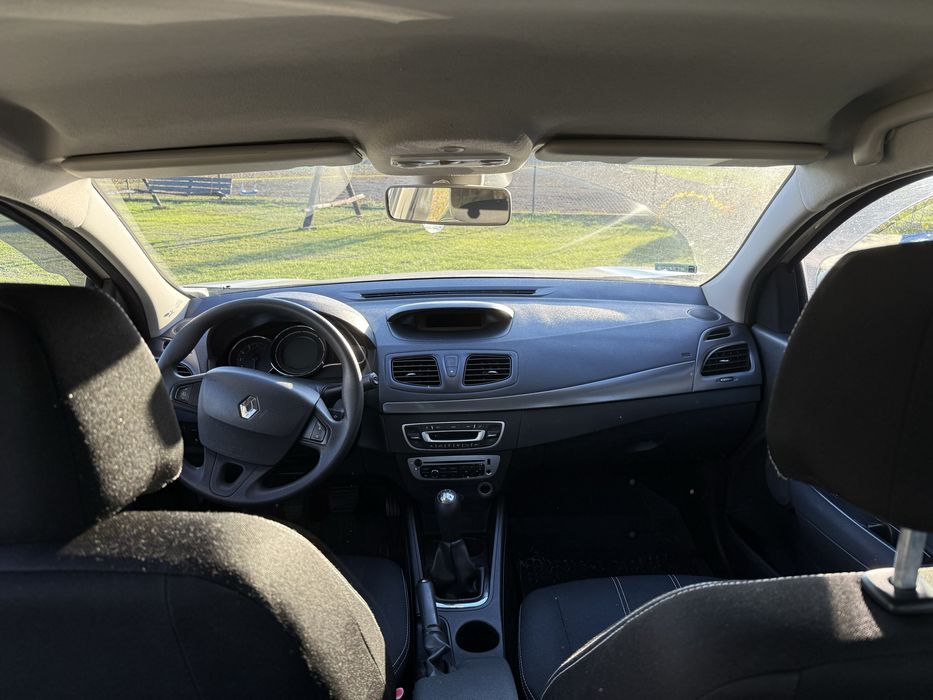 Renault Fluence 1.6 Benzyna • Manual • 2013r • Uszkodzony