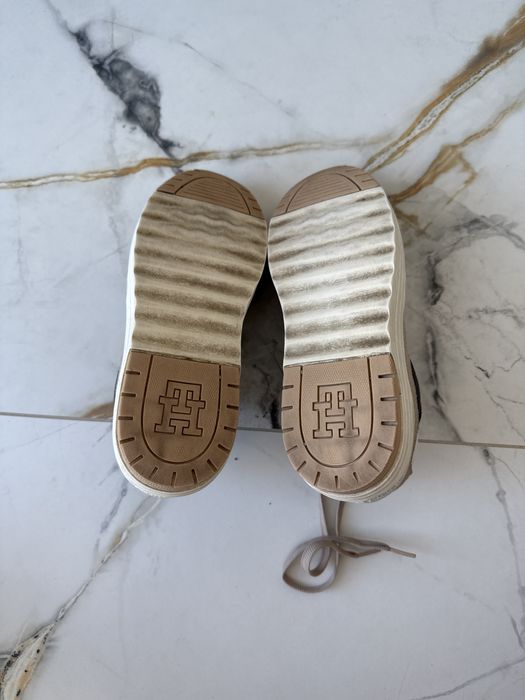 Продам красовки Tommy Hilfiger