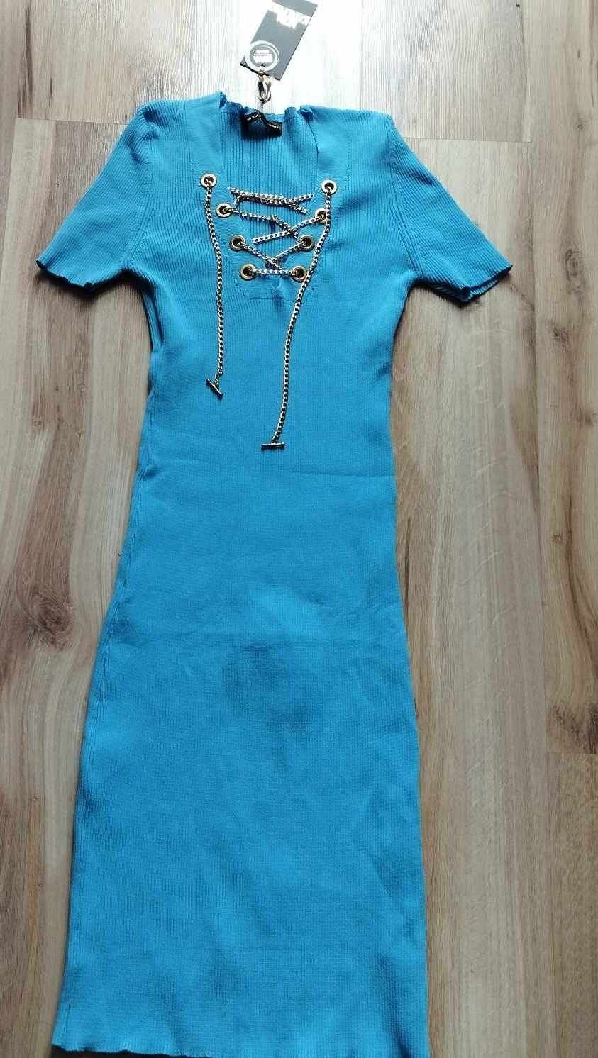Elastyczna niebieska sukienka midi