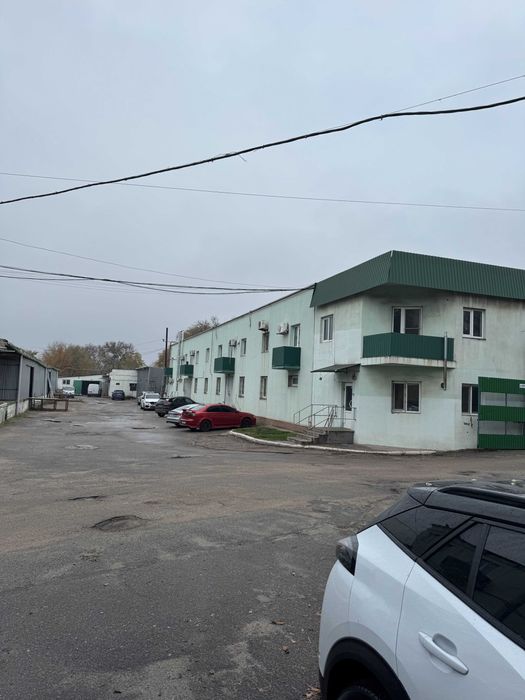 Склад-офіс у центрі міста 1600 м2