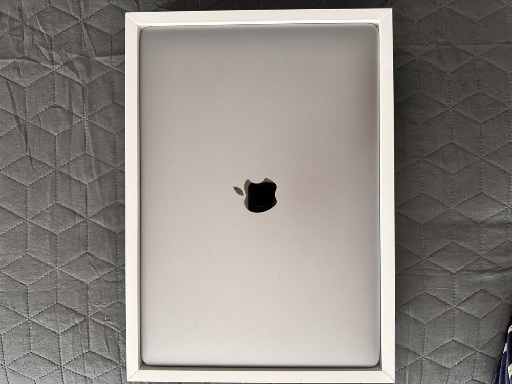 Apple MacBookPro 13,3” M2  256 GB stan idealny kilka razy używany