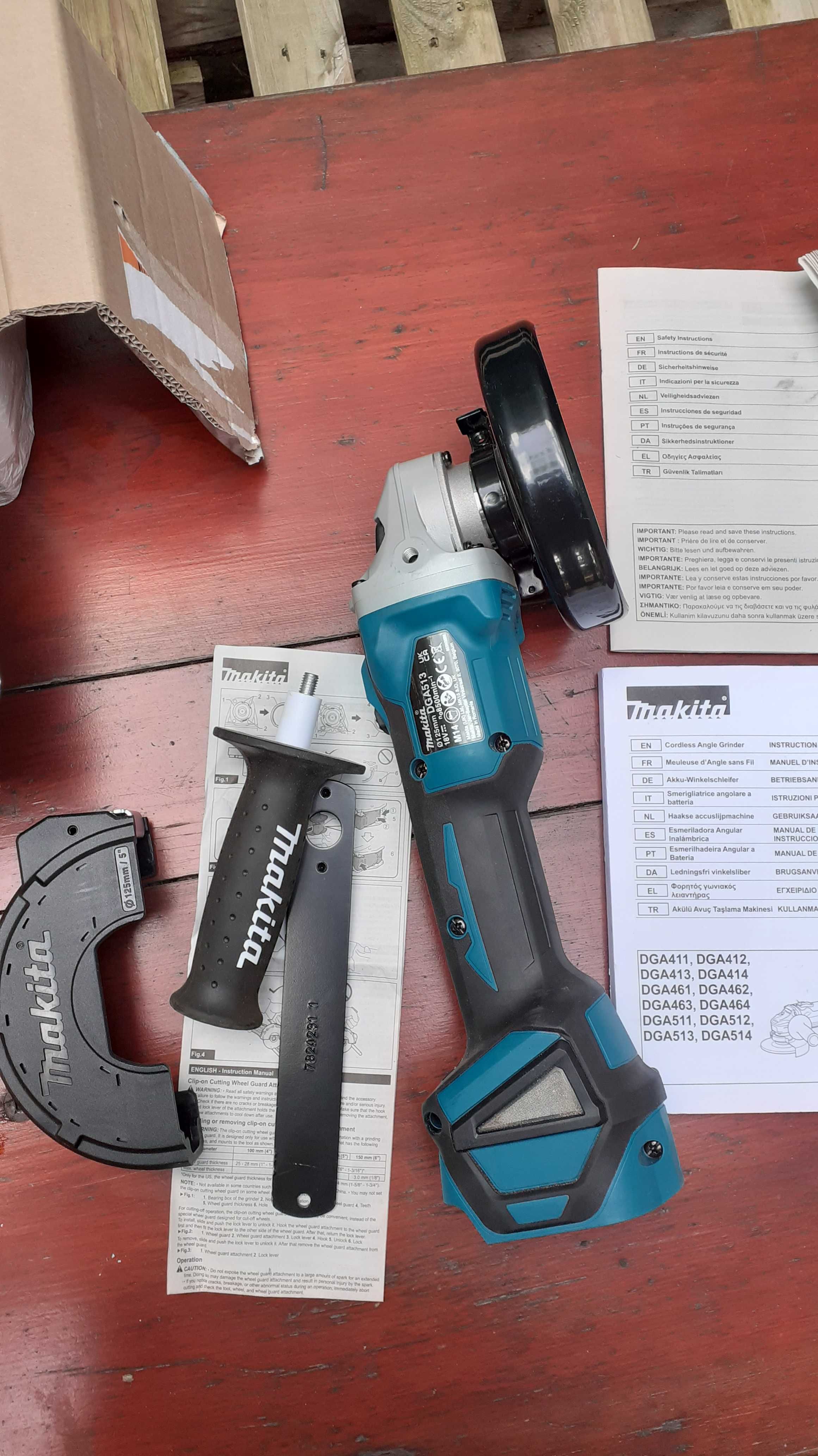Szlifierka kątowa Makita DGA513  18v