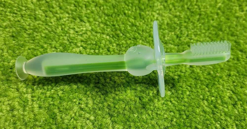 Silikonowa szczoteczka do zębów dla dzieci zielona