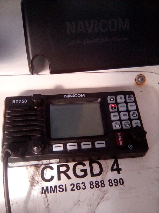 Barco de recreio classe 4 pronto a navega