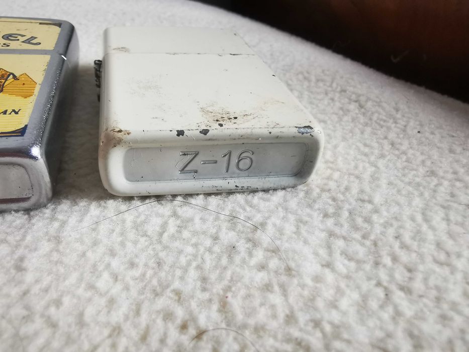 2 isqueiros para colecionadores