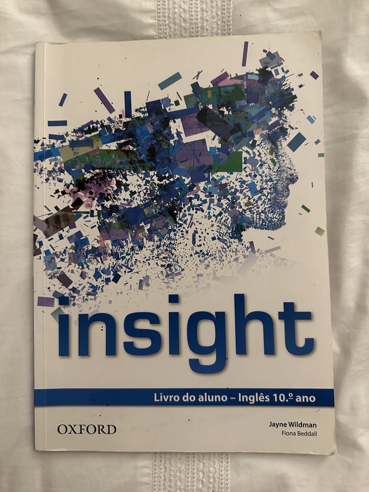 Insight Livro do aluno + ca- Inglês 10.° ano