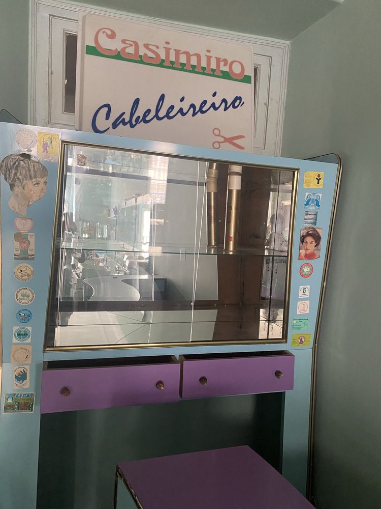 Conjunto de moveis vintaje de salão de cabeleireiro