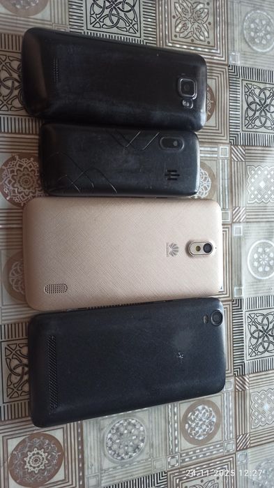 Телефони на запчастини