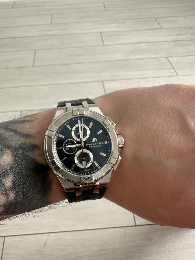 Часы Maurice Lacroix AIKON Chronograph AI1018-SS001-330-2