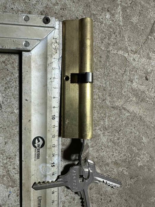 Серцевини до замків