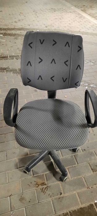 Krzesło obrotowe z kółkami stan b. dobry