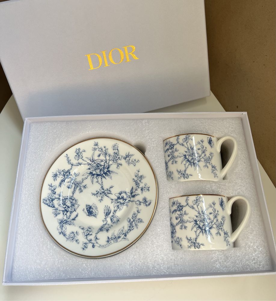 Набір посуду Dior (дві чашки та два блюдця)