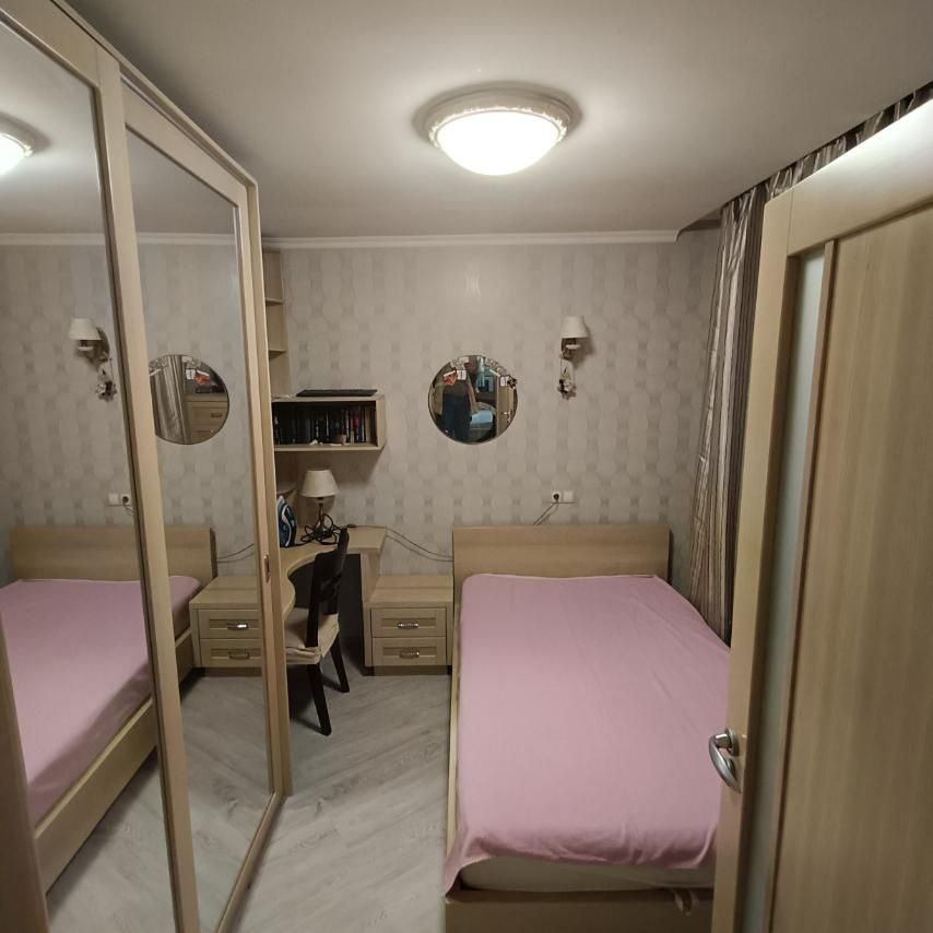 Продаю 3 ком кв Парковая 3/5 кирпич, ремонт, мебель, техника