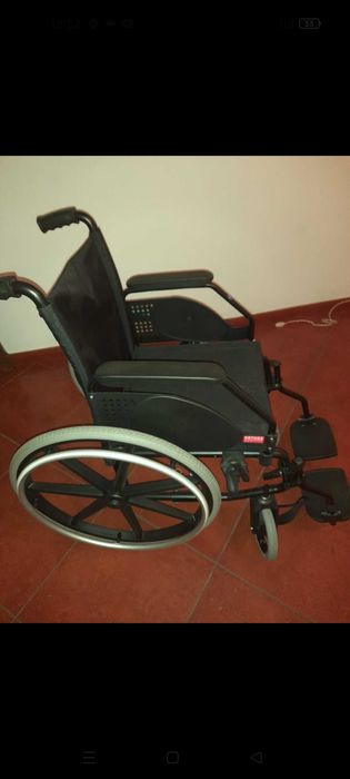 Cadeira de rodas usada 3 vezes
