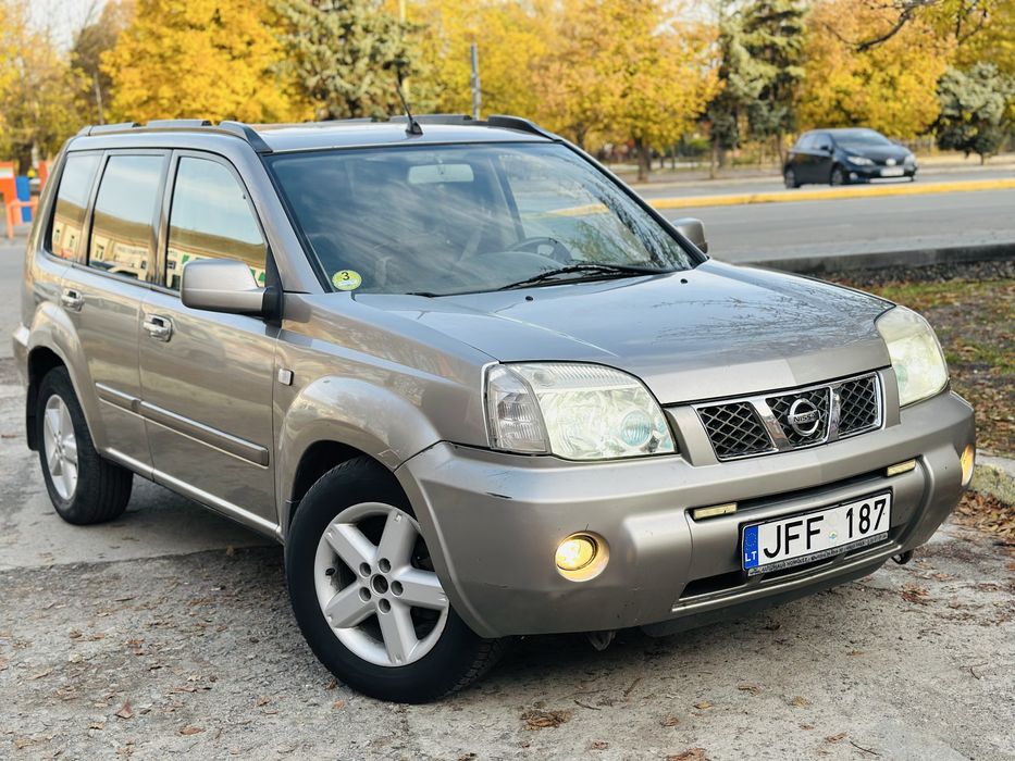Продам Nissan X-Trail 2.2 дизель на боевом ходу !