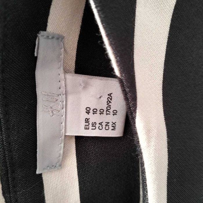 Vestido de gala preto e dourado