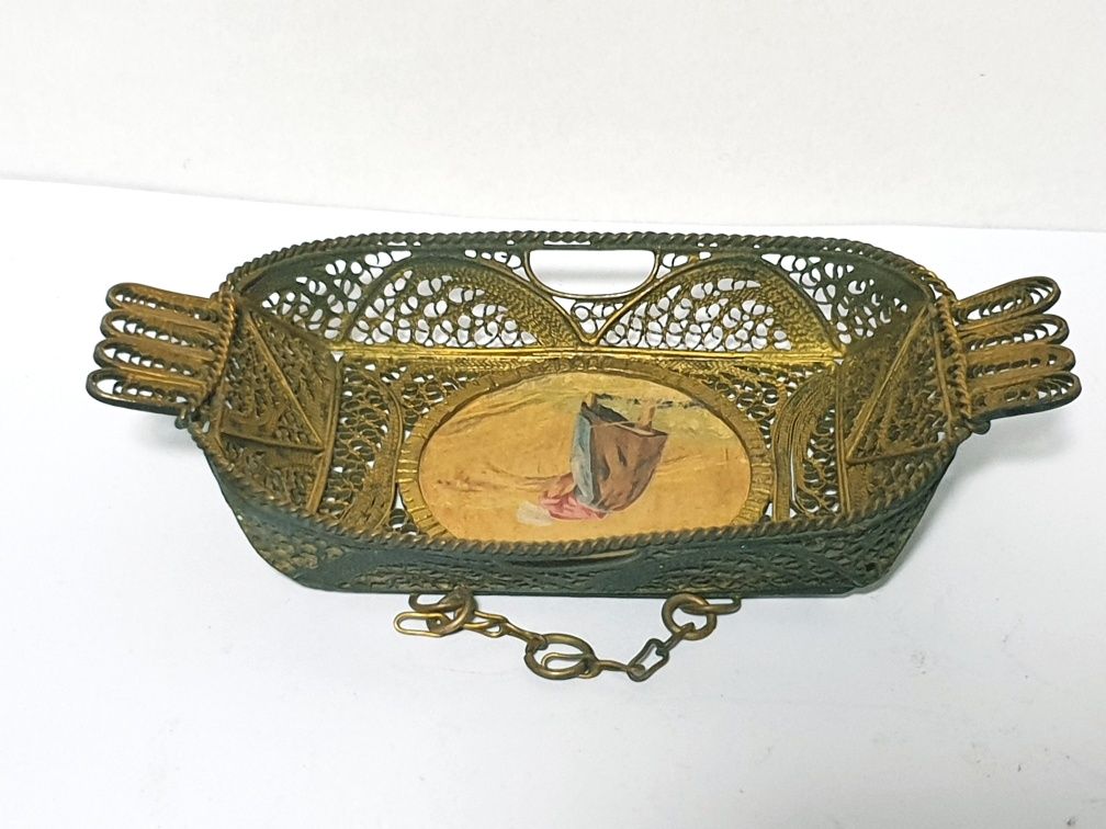 Lindissimo antigo pequeno cesto em filigrana dourada