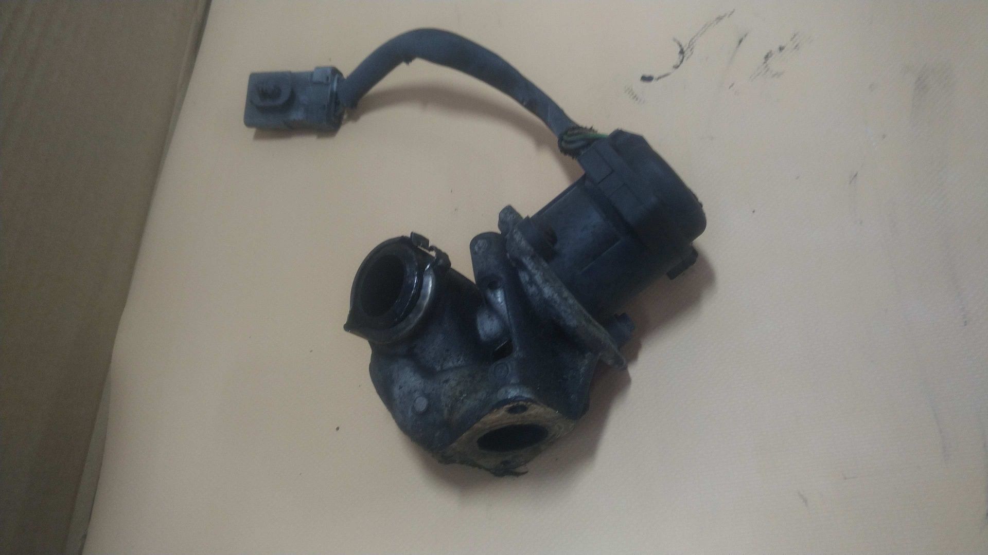 / Volvo V50 Citroen Ford zawór EGR 1.6 HDI TDCi