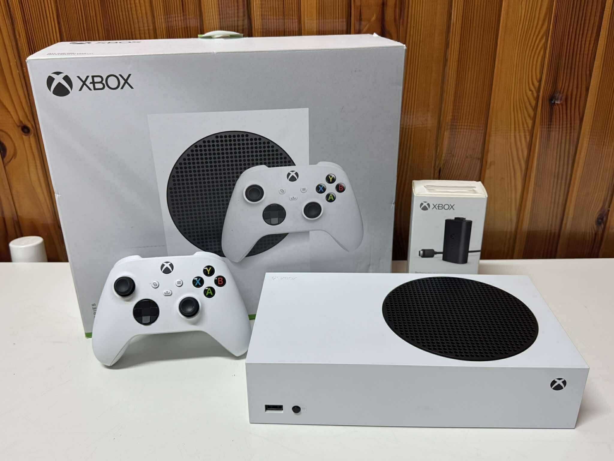 Konsola MS Xbox Series S wersja 1TB (jak nowa !) z akumulatorem pada