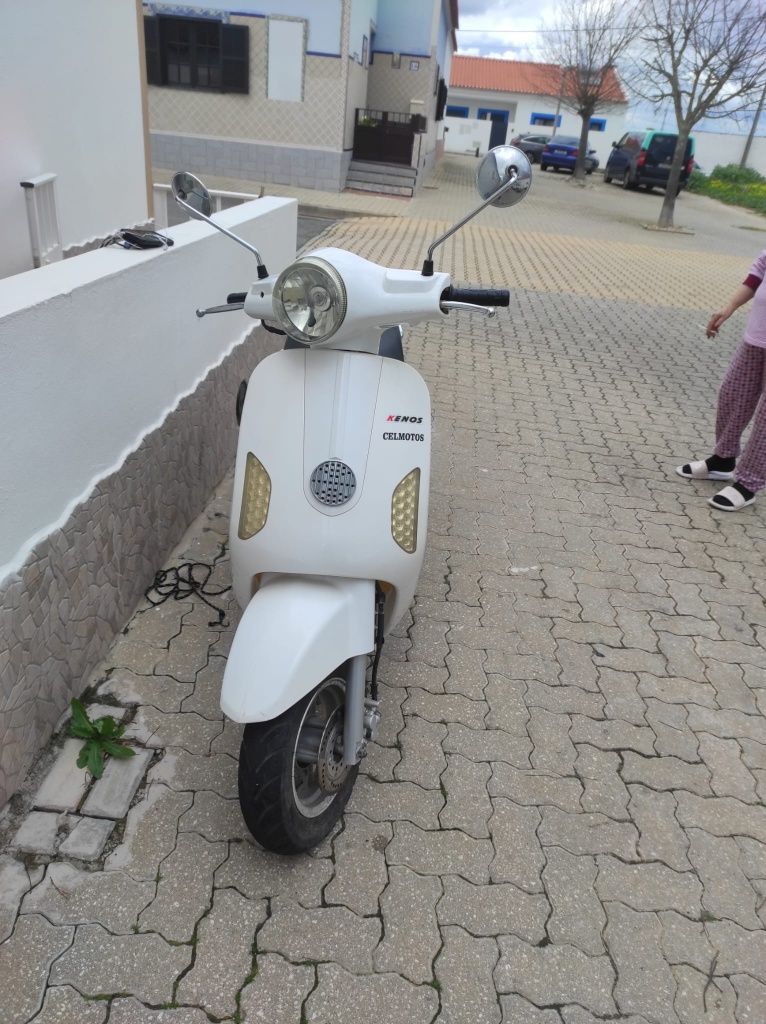 Scooter Kenos WY125T-30