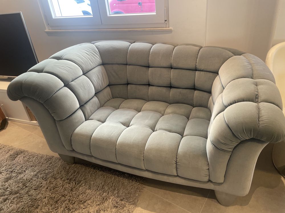 Sofa de autor cinza azulado