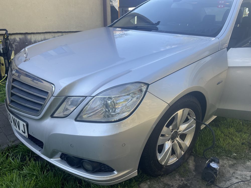 Mercedes E 220 170km ANGLIK