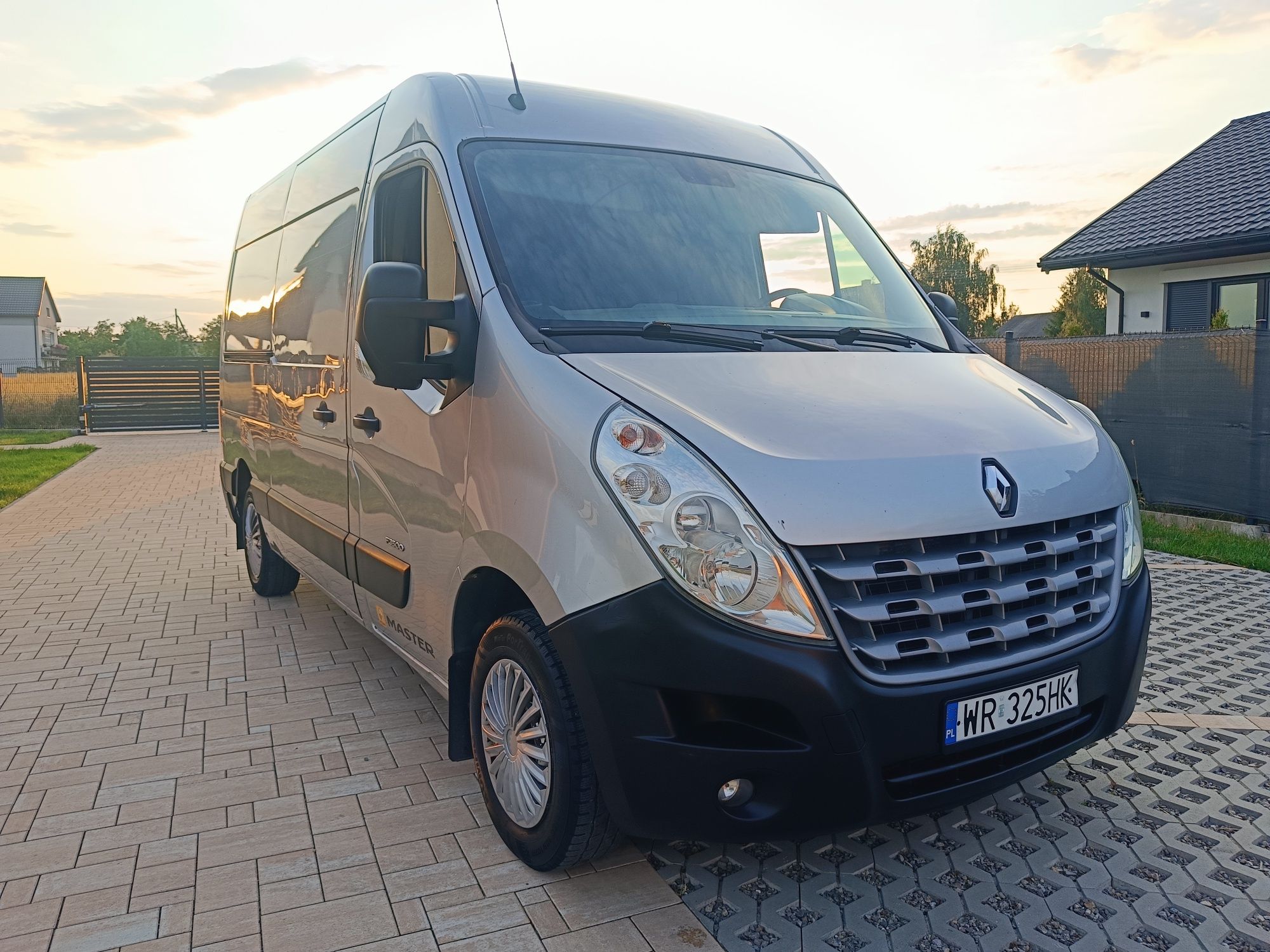Renault Master III L2H2 2.3 dCi 125 km