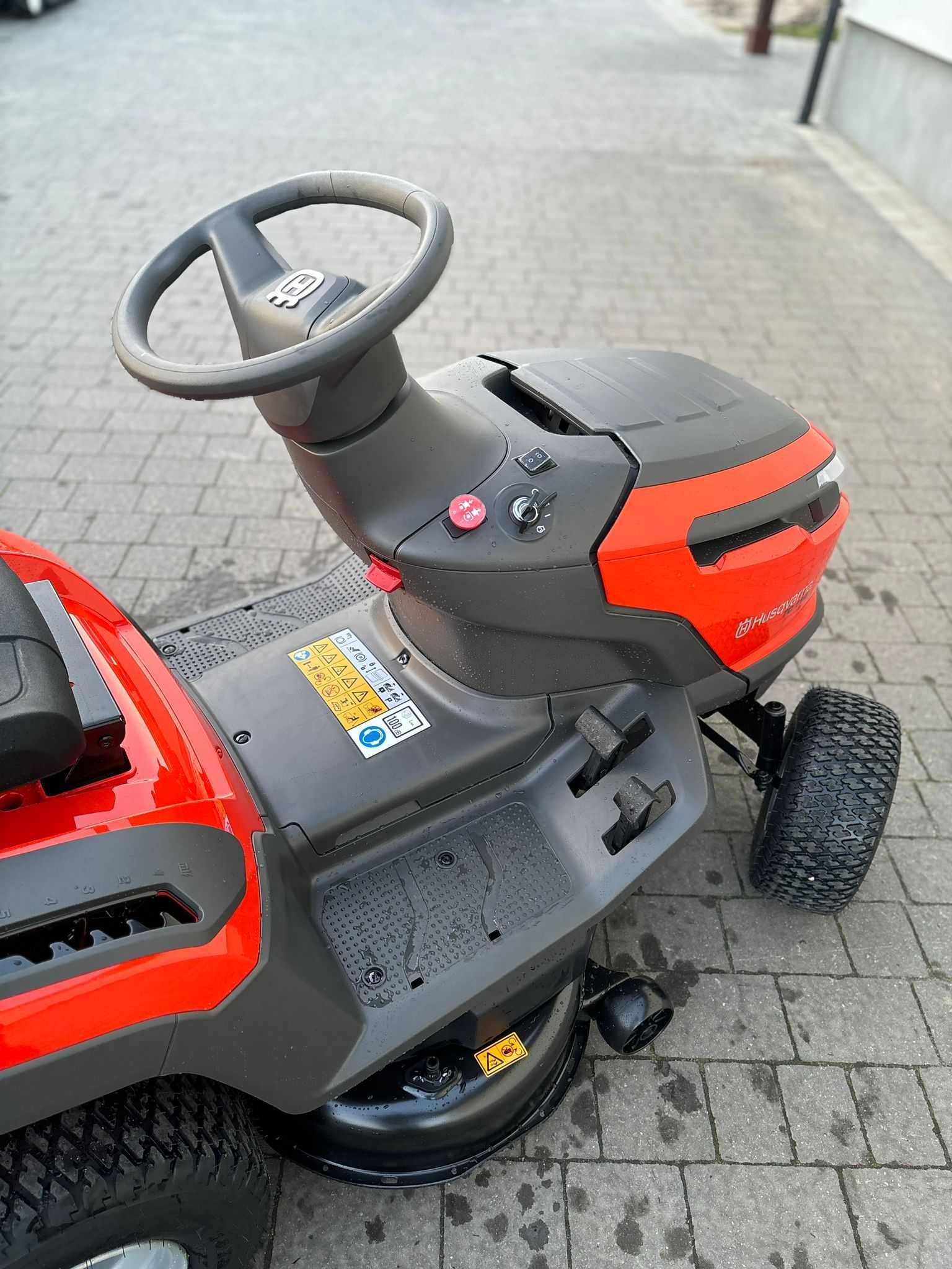 NOWA Kosiarka, traktorek HUSQVARNA TC 114