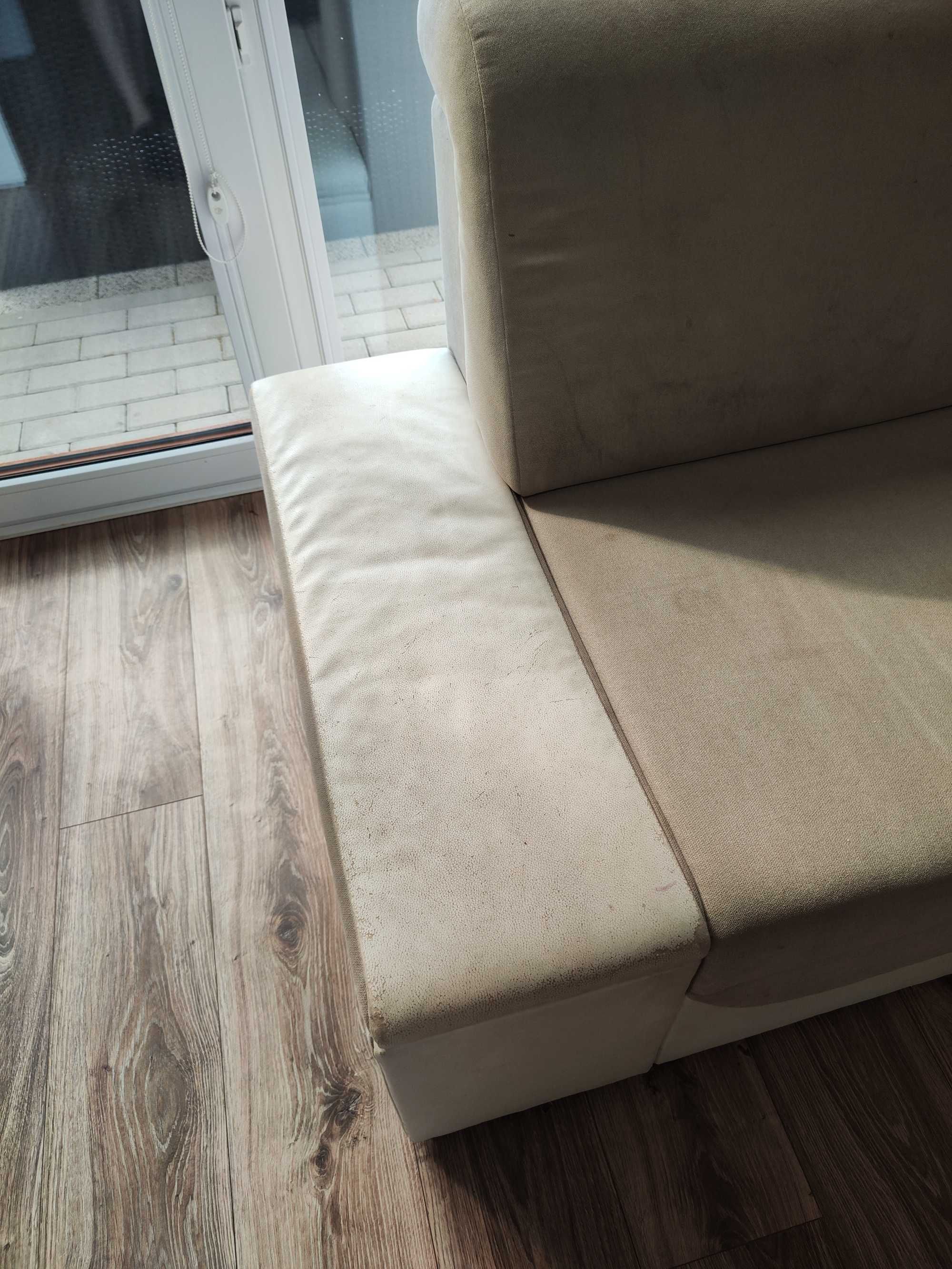 Sofa-rogówka stan dobry, warta uwagi.