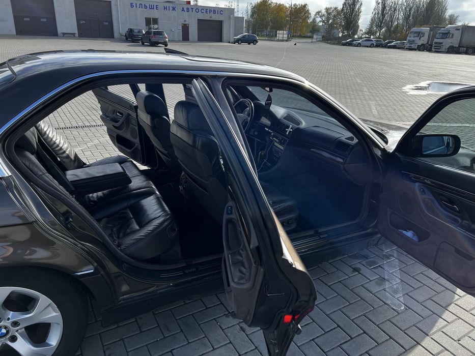 Продам BMW 740i e38 4.0 газ/бенз
