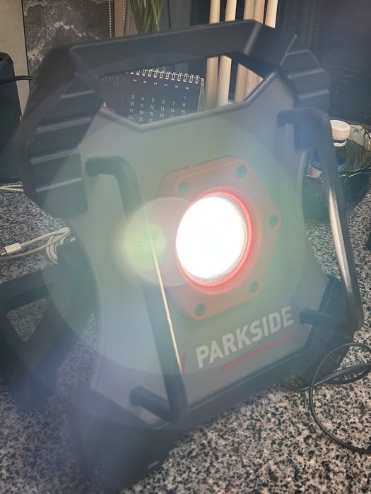 parkside прожектор 10 lm із блоком на 220v