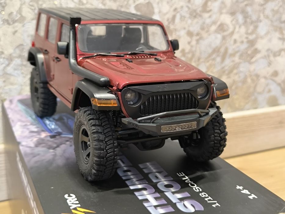 Машинка на радіокерованні jeep 1/18