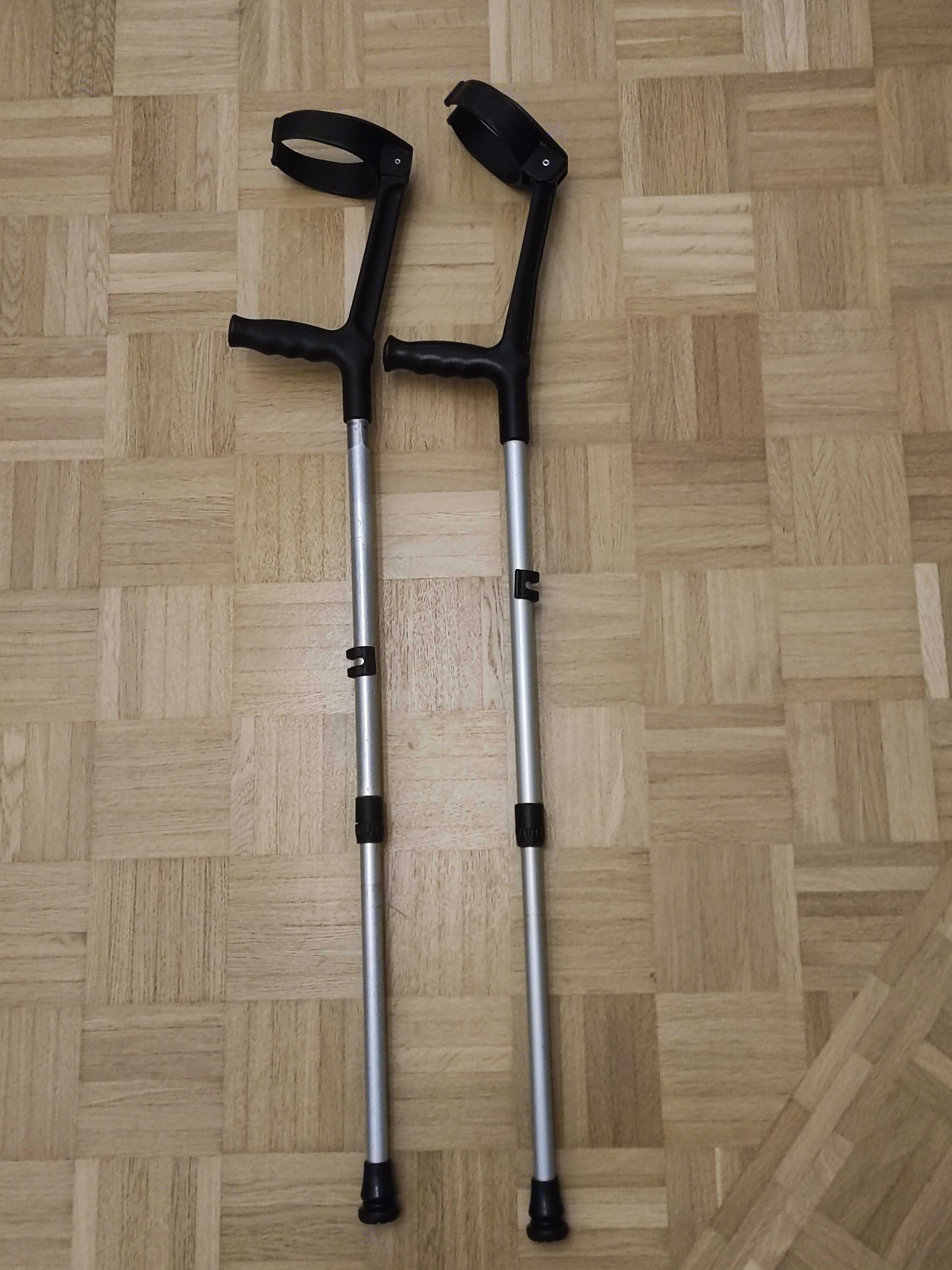 Kule inwalidzkie , łokciowe, stan bardzo dobry