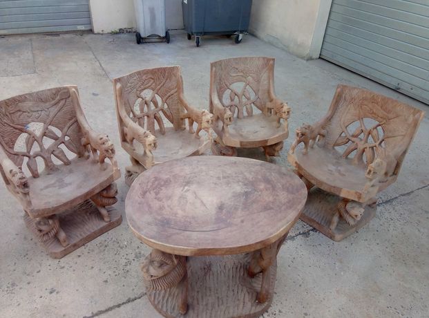 Stół i cztery krzesła