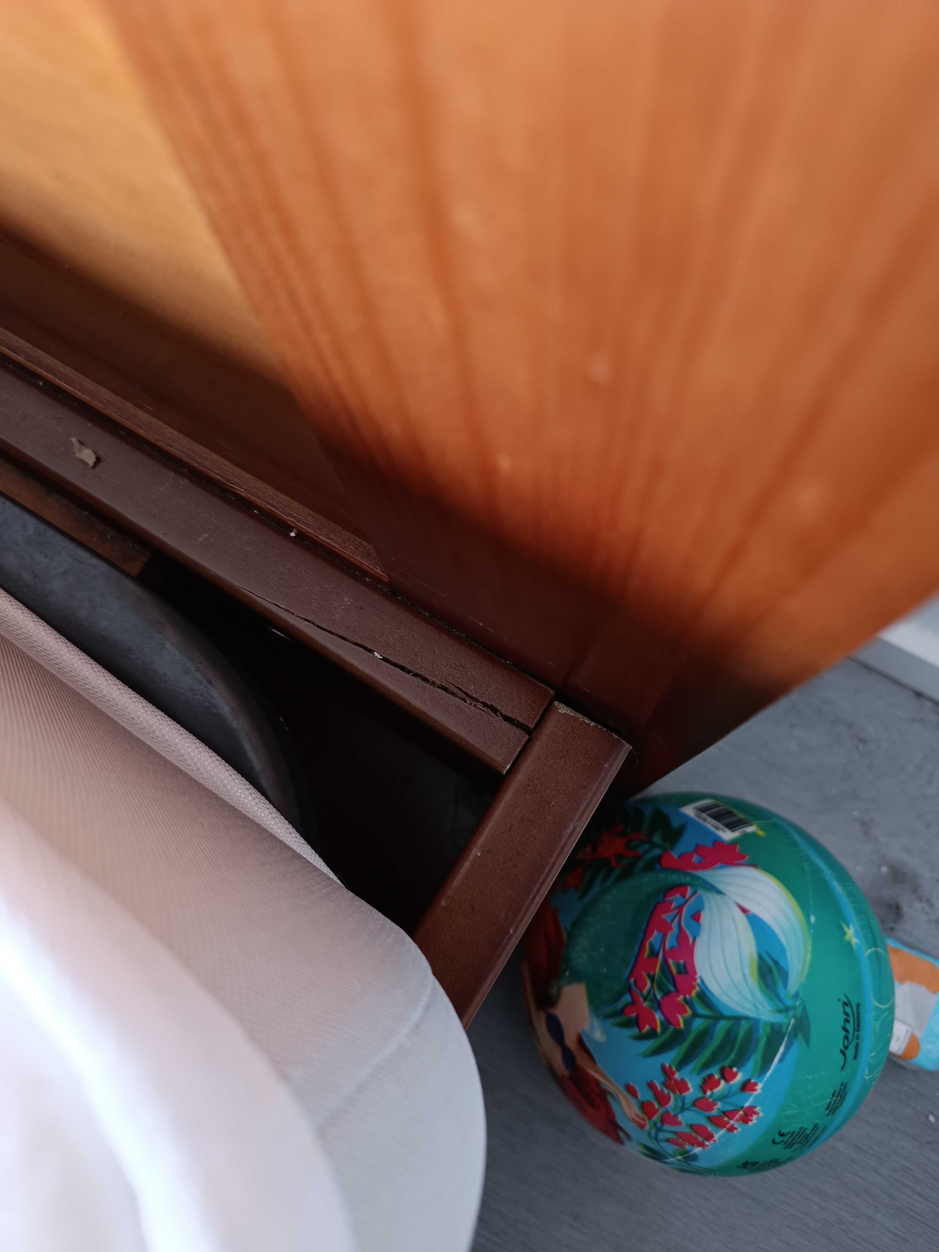 Cama Solteiro + Mesa de Cabeceira Conforama