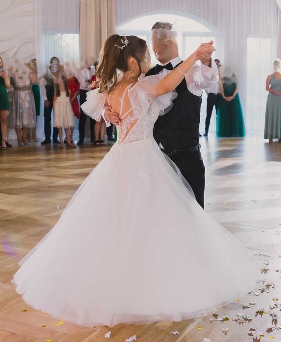 Suknia ślubna z salonu GRACJA + welon