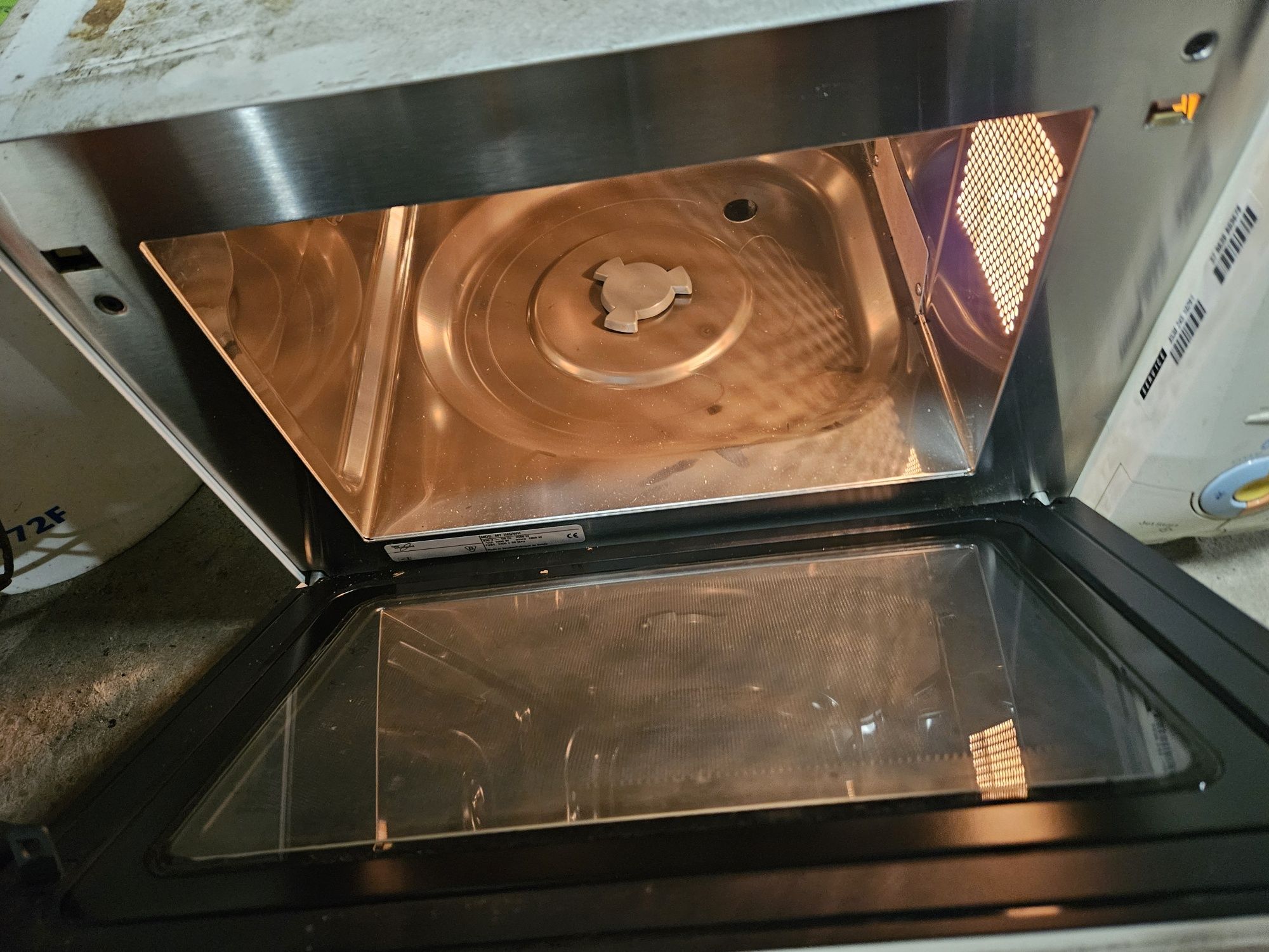 Sprzedam mikrofalówkę, piekarnik whirlpool mt245