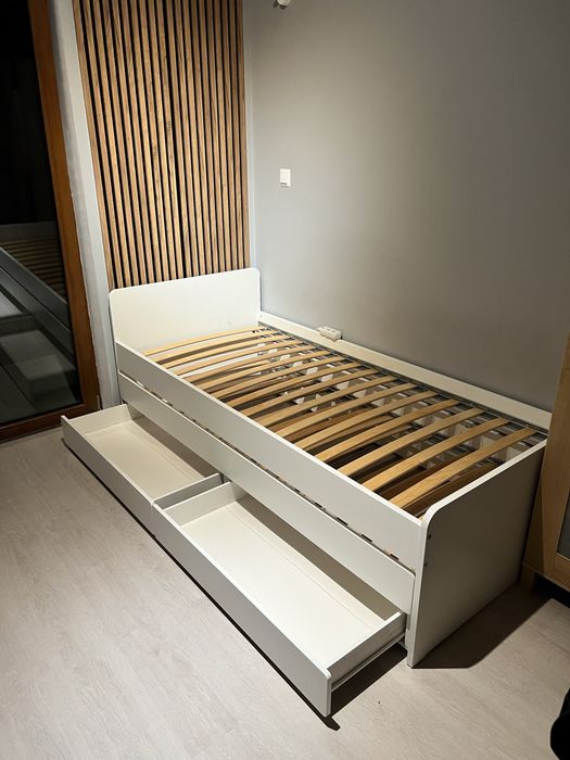 Podwójne łóżko wysuwane wraz z dwoma materacami wysokiej jakości!!