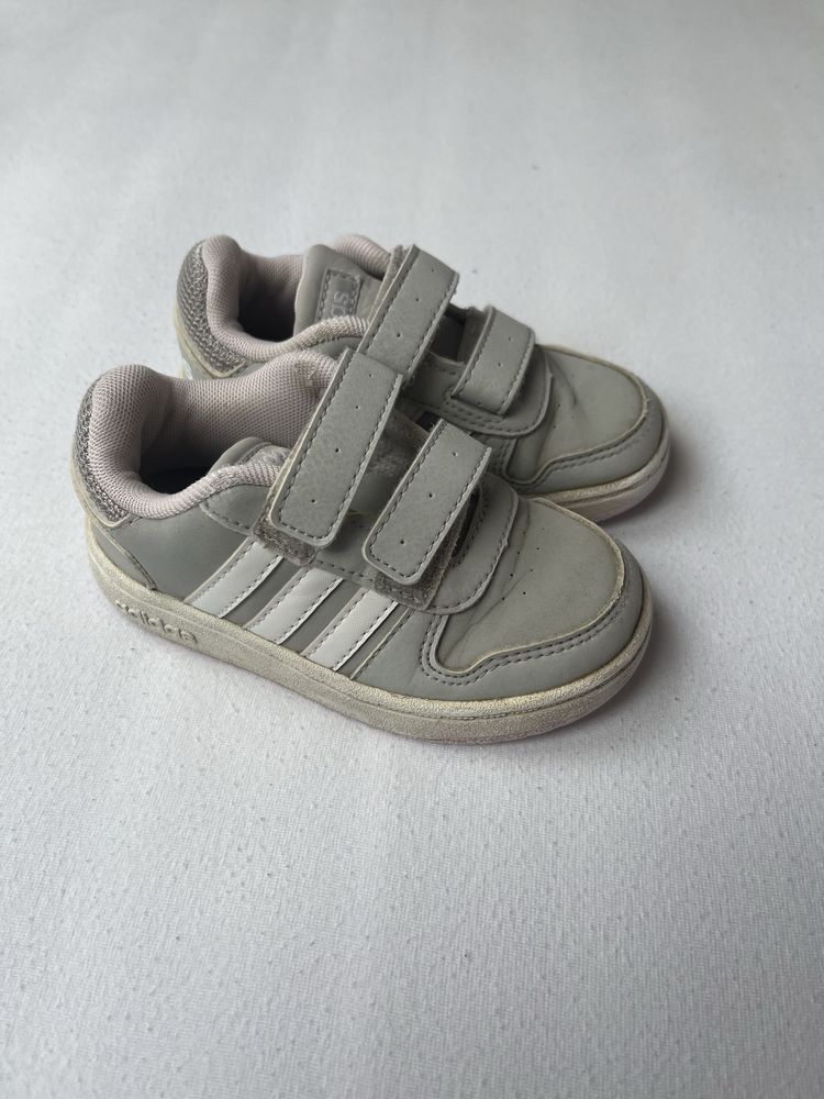 Adidasy 24 buty sportowe na rzepy