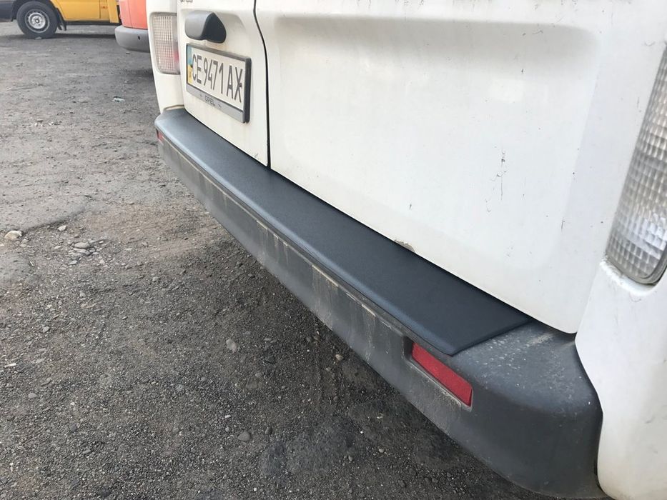 Renault Trafic 2001-2014 накладка на задний бампер ABS пластик (DDU)