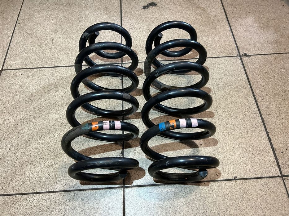 Sprężyna sprężyny przód Audi A4 B6 V6 Automat Komplet