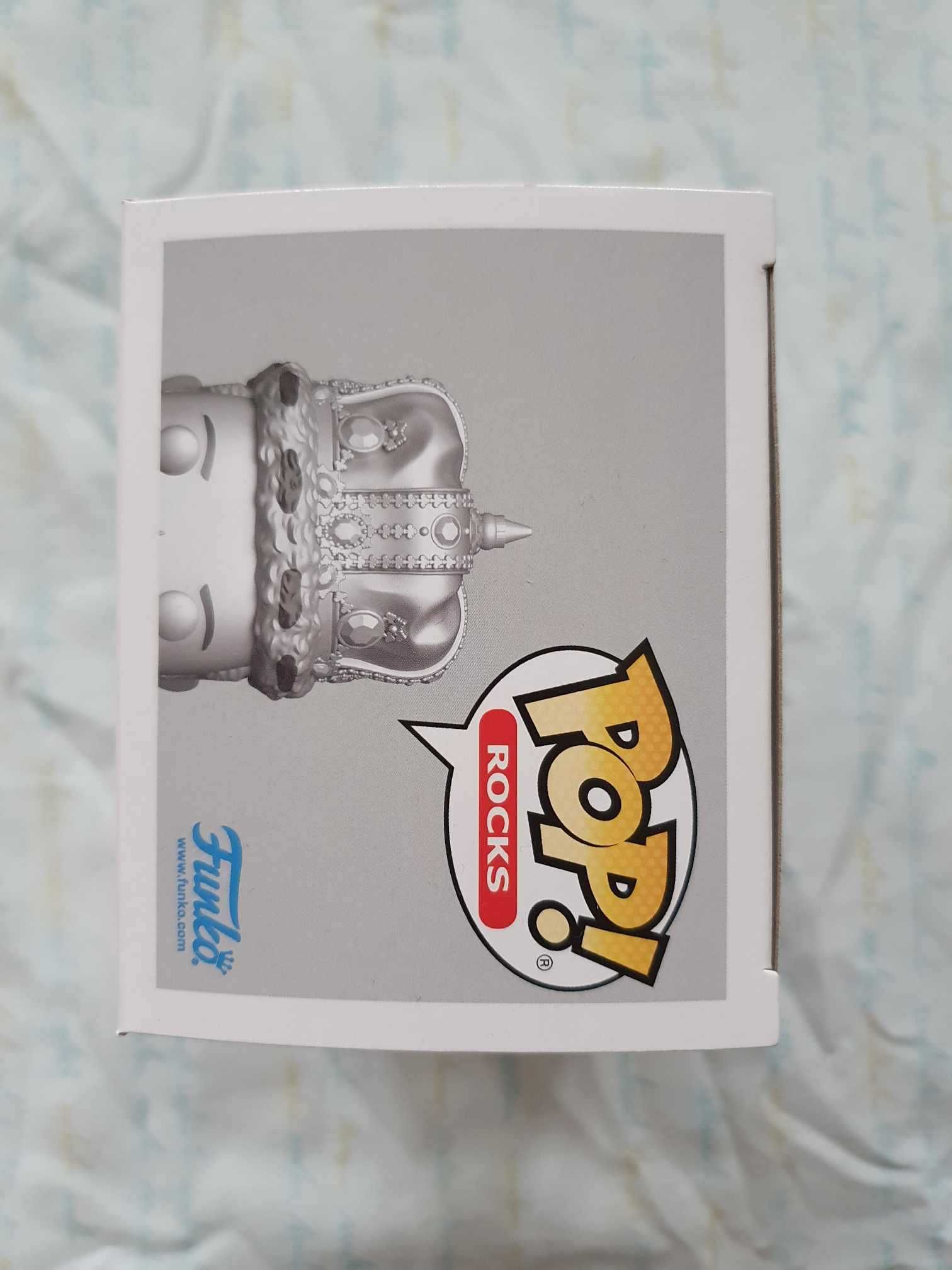 Funko Pop Rocks 184 Queen Freddie Mercury King Platinum with Pin