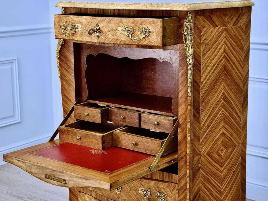 Секретер у стилі Людовика XV