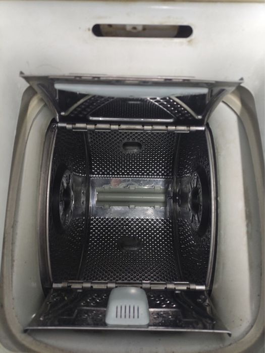 Продам пральну машину Whirlpool AWE7515/1, 5,5 кг. Вузька!Гарантія.
