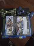 PS4 z 2 padami i kablem