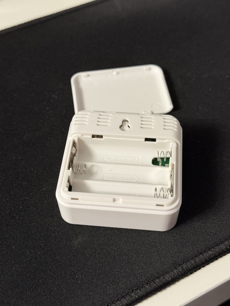 Czujniki temperatury i wilgotnosci z wyswietlaczem wifi TUYA Smartlife