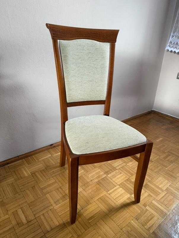 Stół z krzesłami